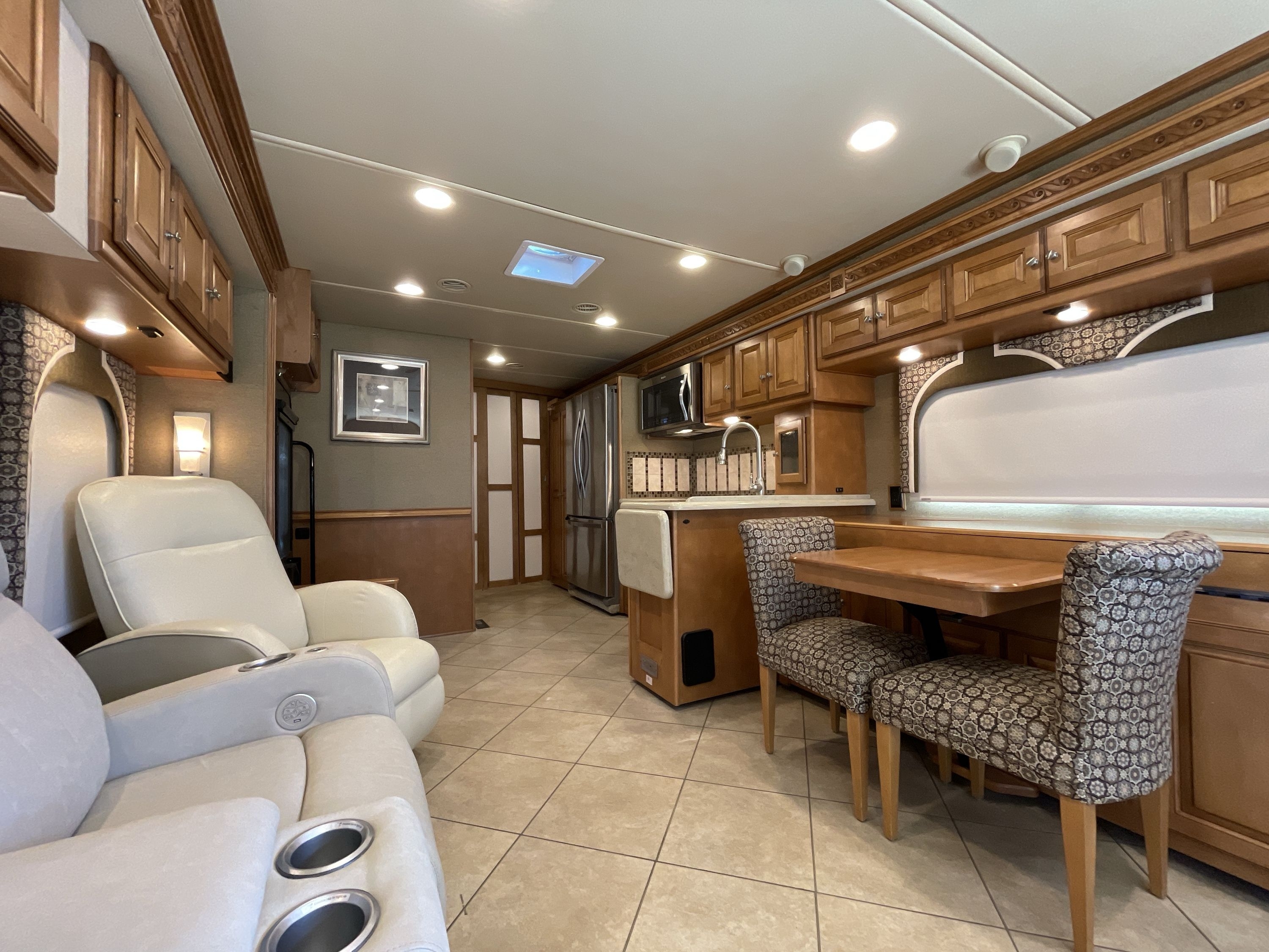 2016 Winnebago ADVENTURER 37F in temecula CA