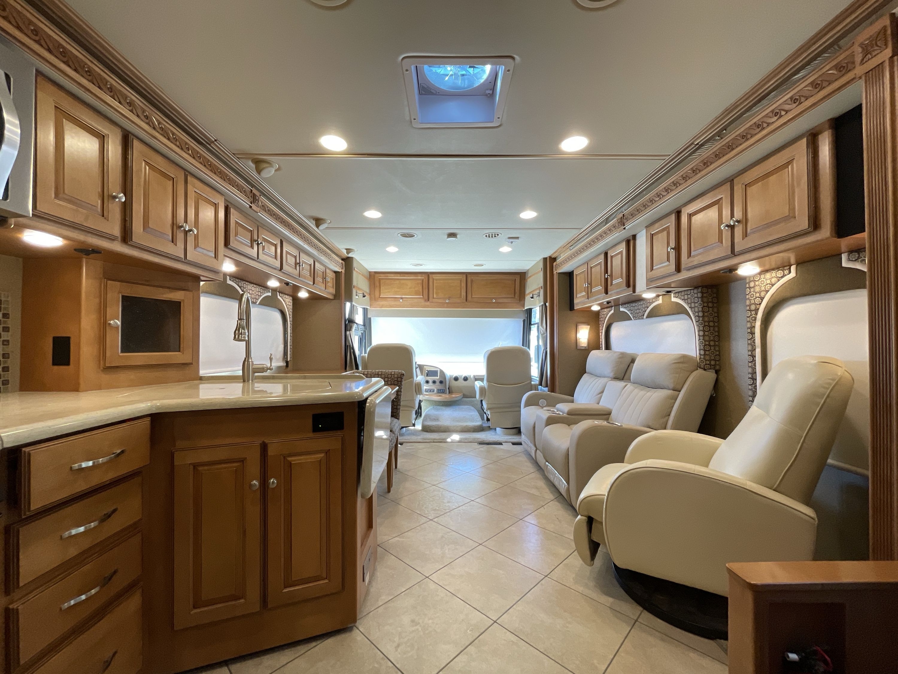 2016 Winnebago ADVENTURER 37F in temecula CA