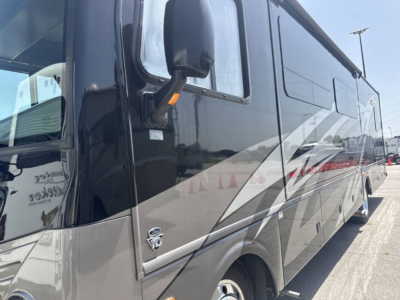 A photo of this 2018 Fleetwood STORM 32A