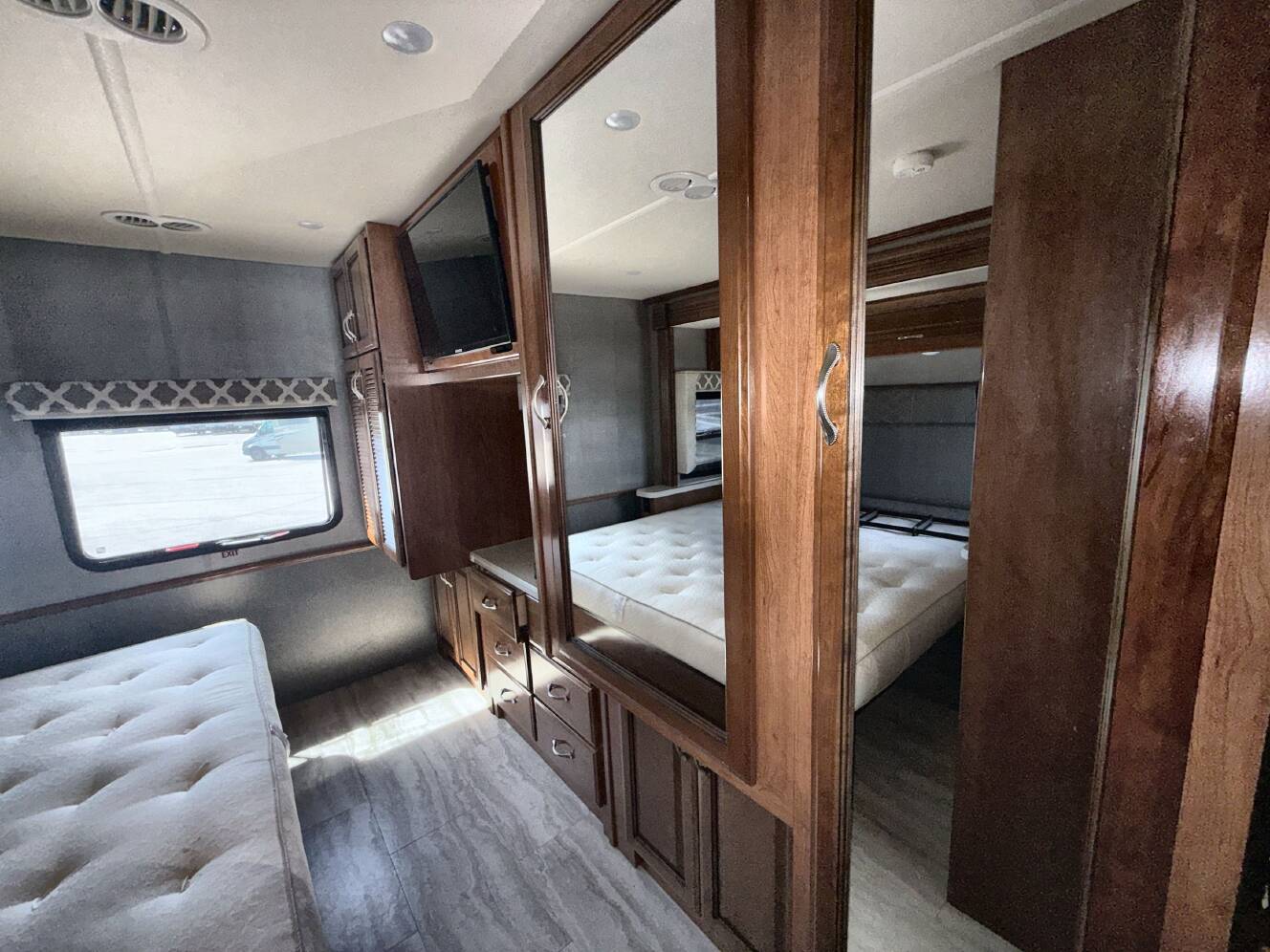 A photo of this 2018 Fleetwood STORM 32A