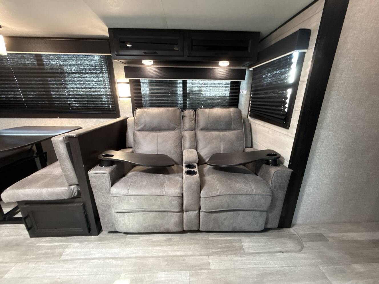 A photo of this 2022 Jayco JAY FLIGHT 33RBTS