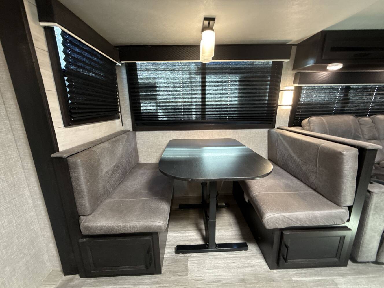 A photo of this 2022 Jayco JAY FLIGHT 33RBTS