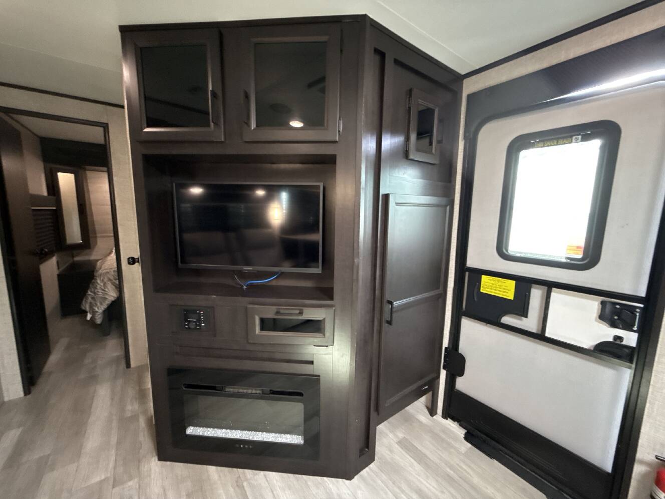 A photo of this 2022 Jayco JAY FLIGHT 33RBTS