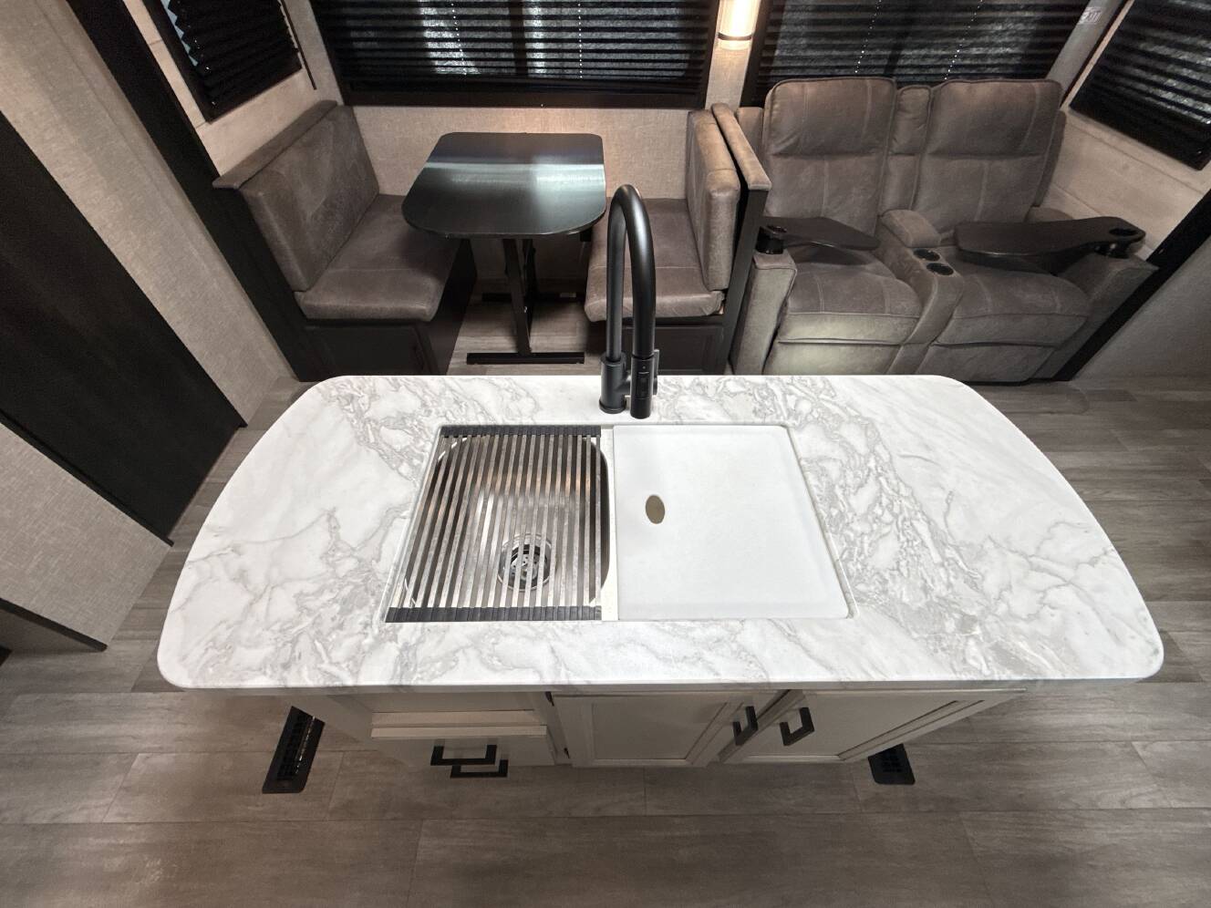 A photo of this 2022 Jayco JAY FLIGHT 33RBTS