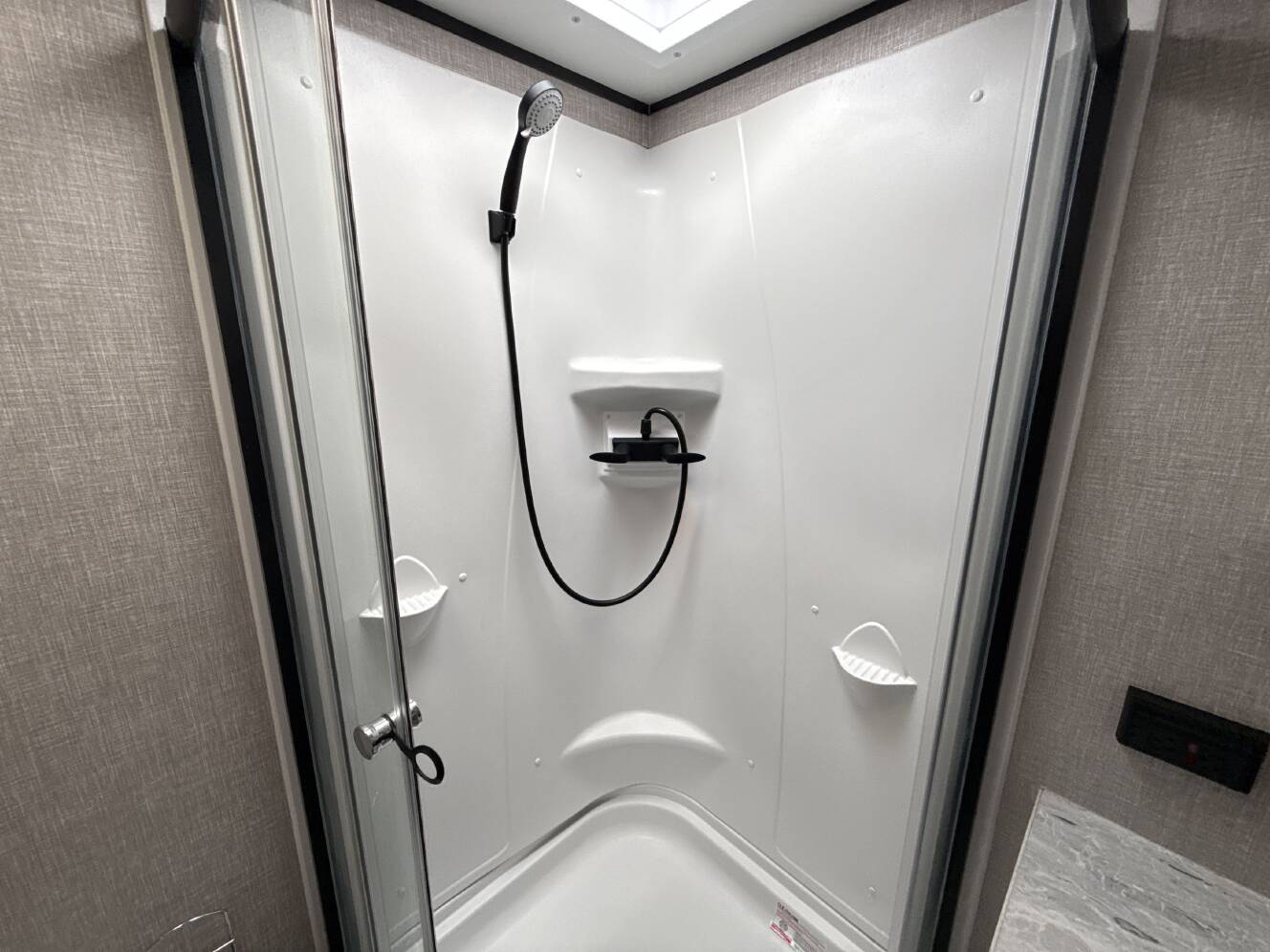 A photo of this 2022 Jayco JAY FLIGHT 33RBTS