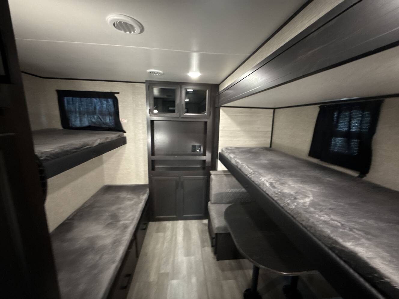 A photo of this 2022 Jayco JAY FLIGHT 33RBTS