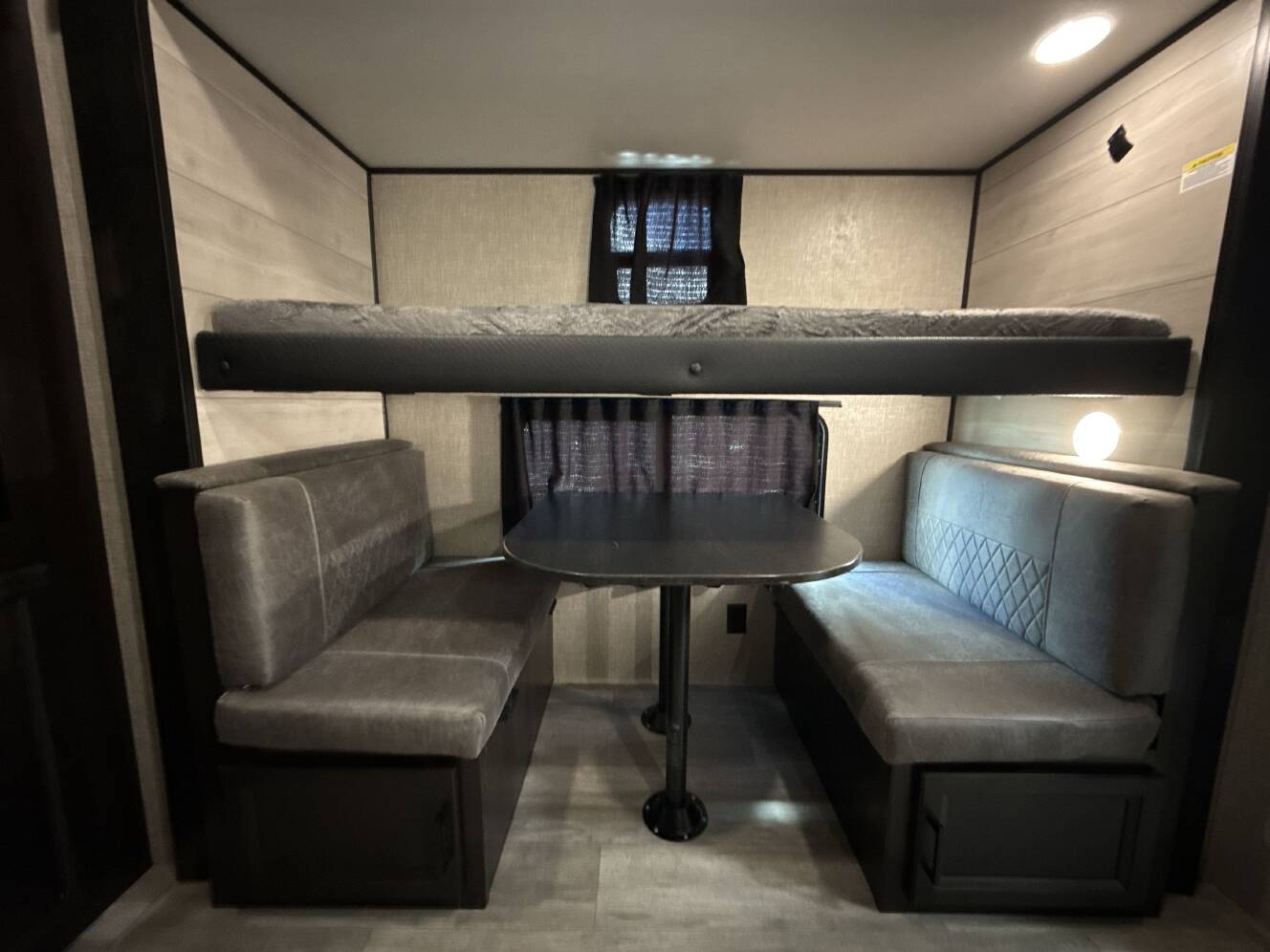A photo of this 2022 Jayco JAY FLIGHT 33RBTS