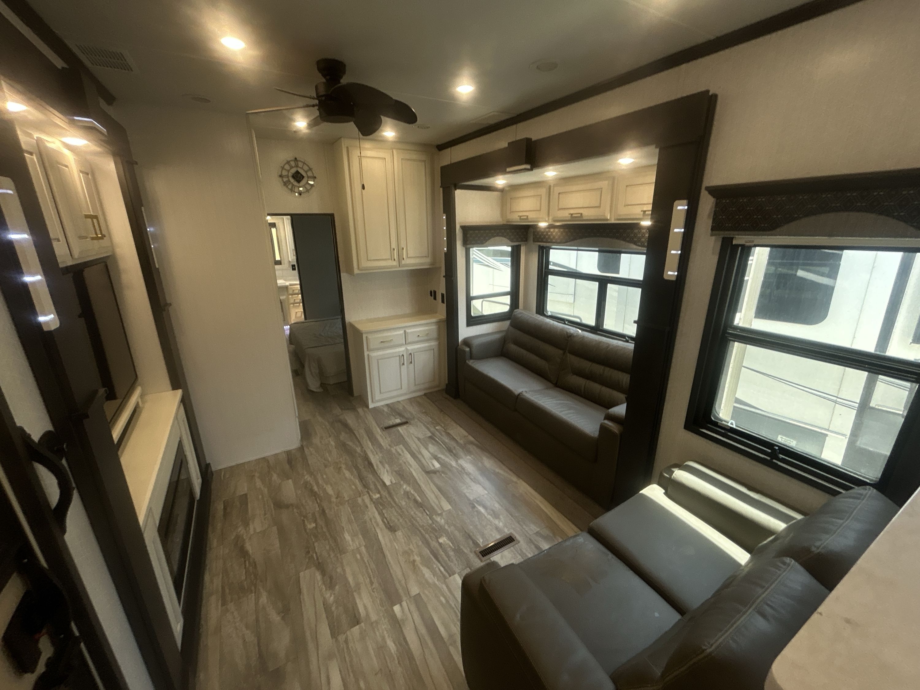 2021 DRV LUXURY SUITES MOBILE SUITES 41FKMB in lewisville TX