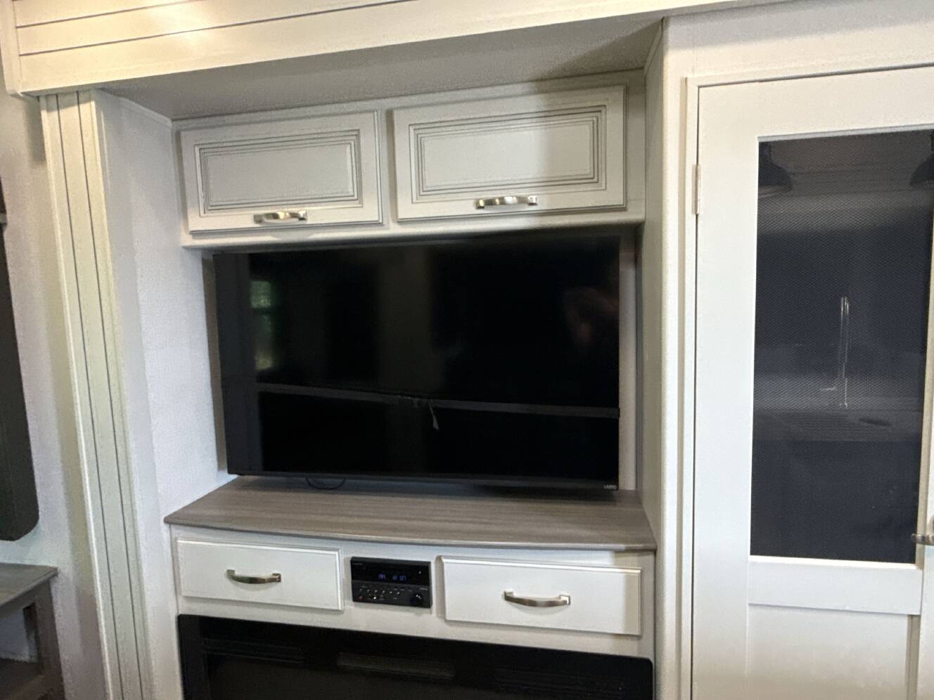 A photo of this 2023 Keystone COUGAR 29RLI