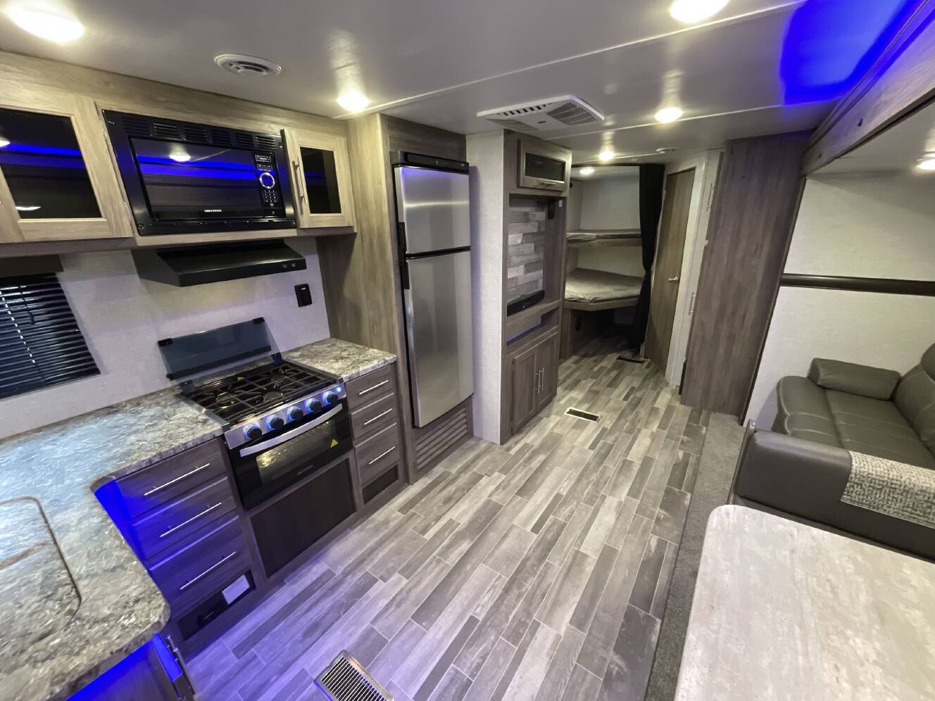 A photo of this 2022 Crossroads ZINGER 280BH