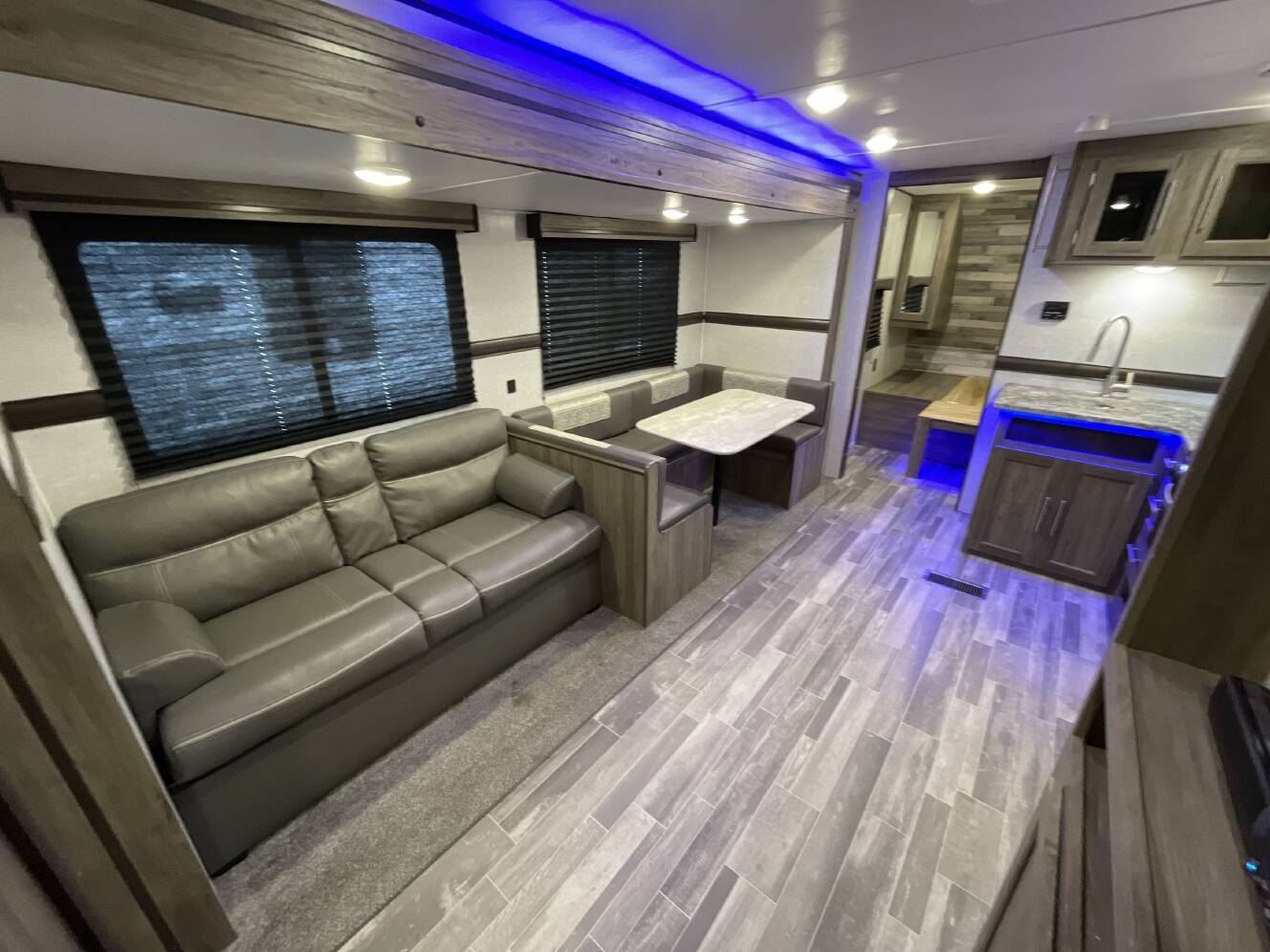 A photo of this 2022 Crossroads ZINGER 280BH