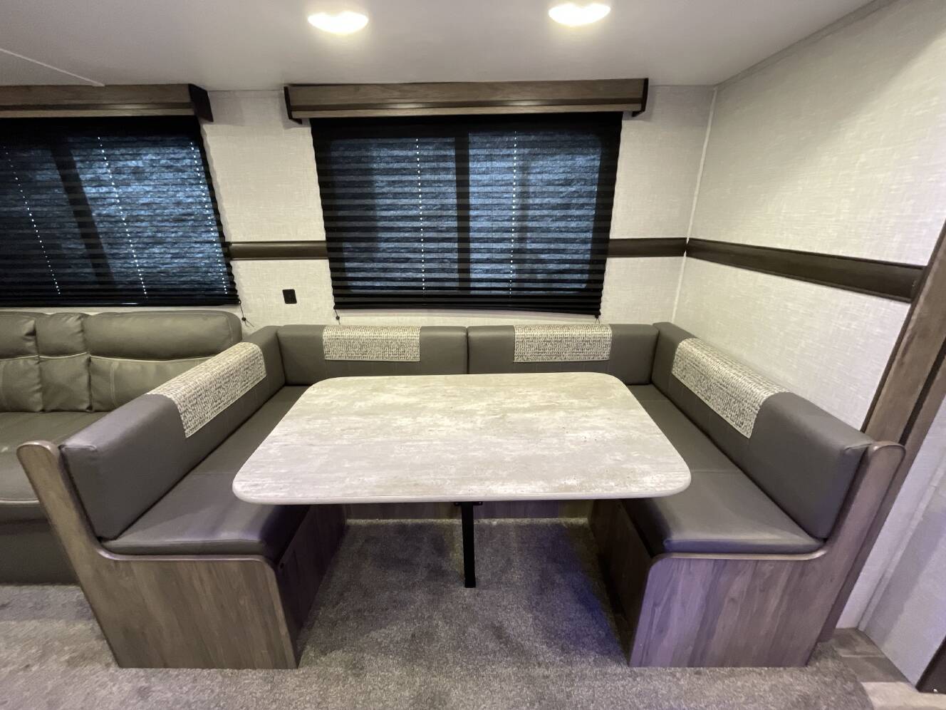 A photo of this 2022 Crossroads ZINGER 280BH