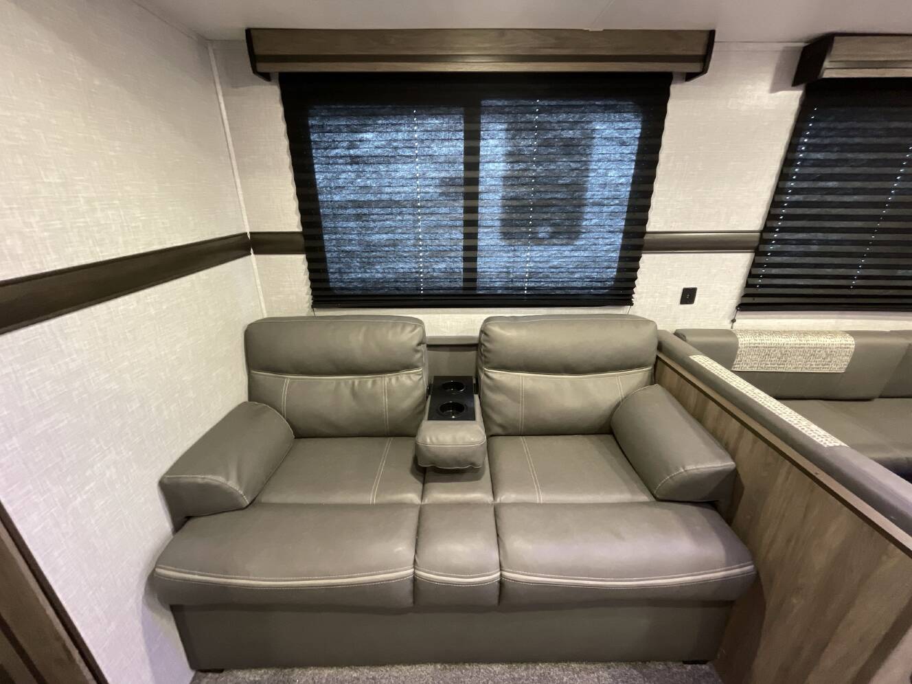 A photo of this 2022 Crossroads ZINGER 280BH