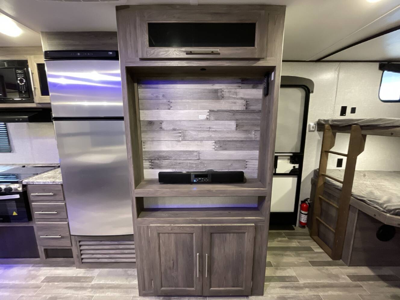 A photo of this 2022 Crossroads ZINGER 280BH
