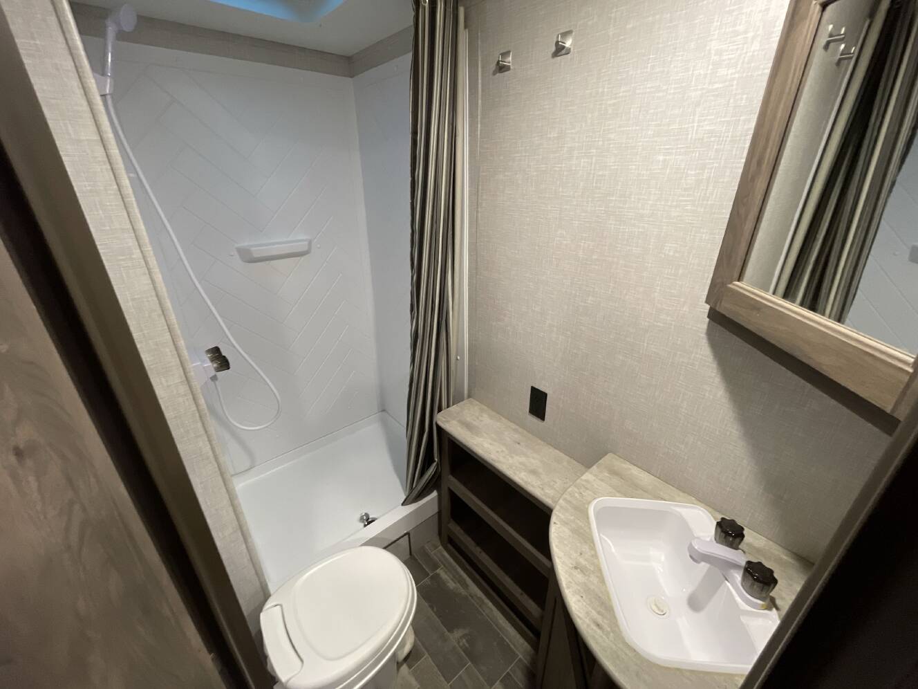A photo of this 2022 Crossroads ZINGER 280BH