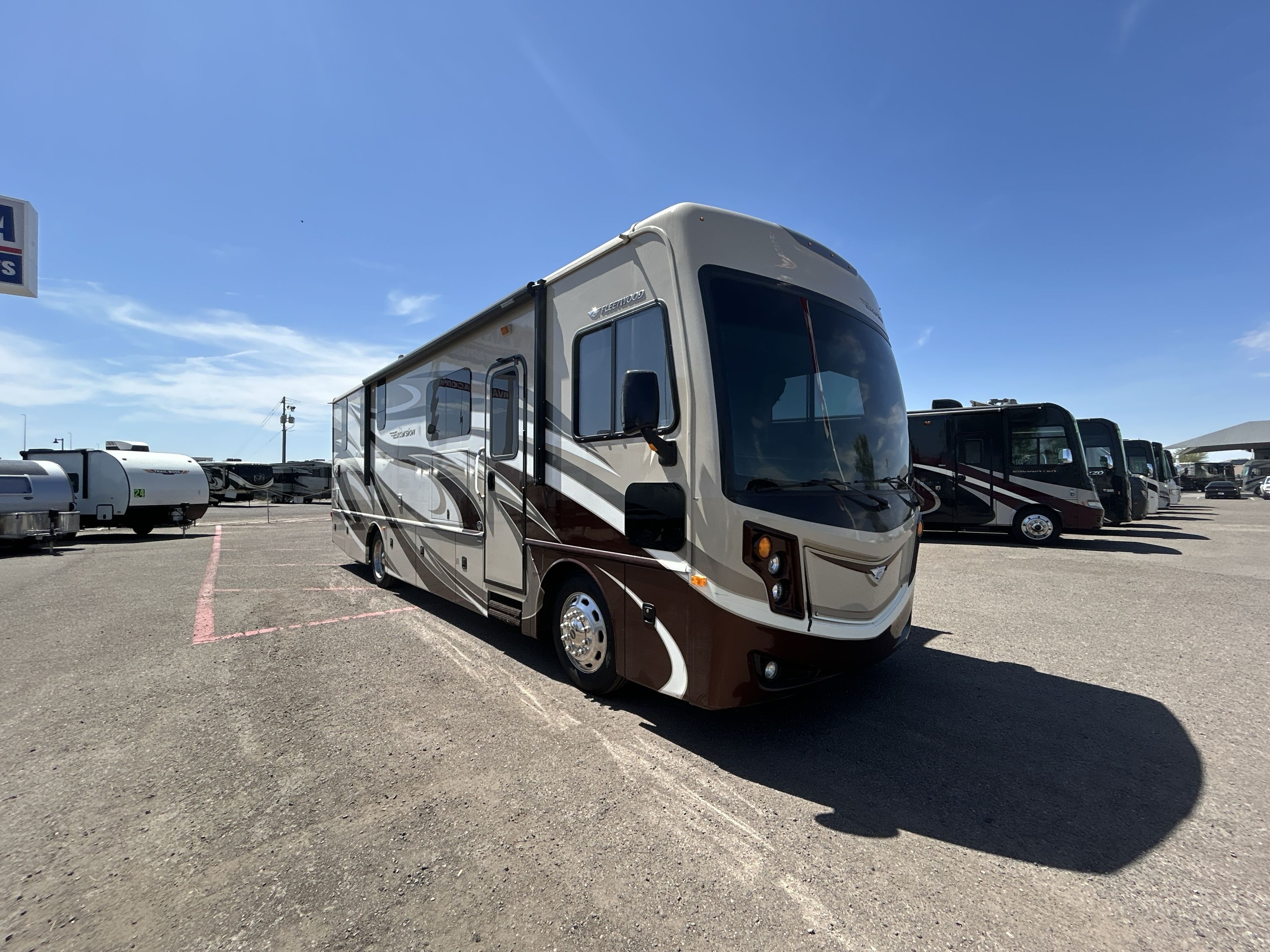 2016 Fleetwood EXCURSION 33D RV