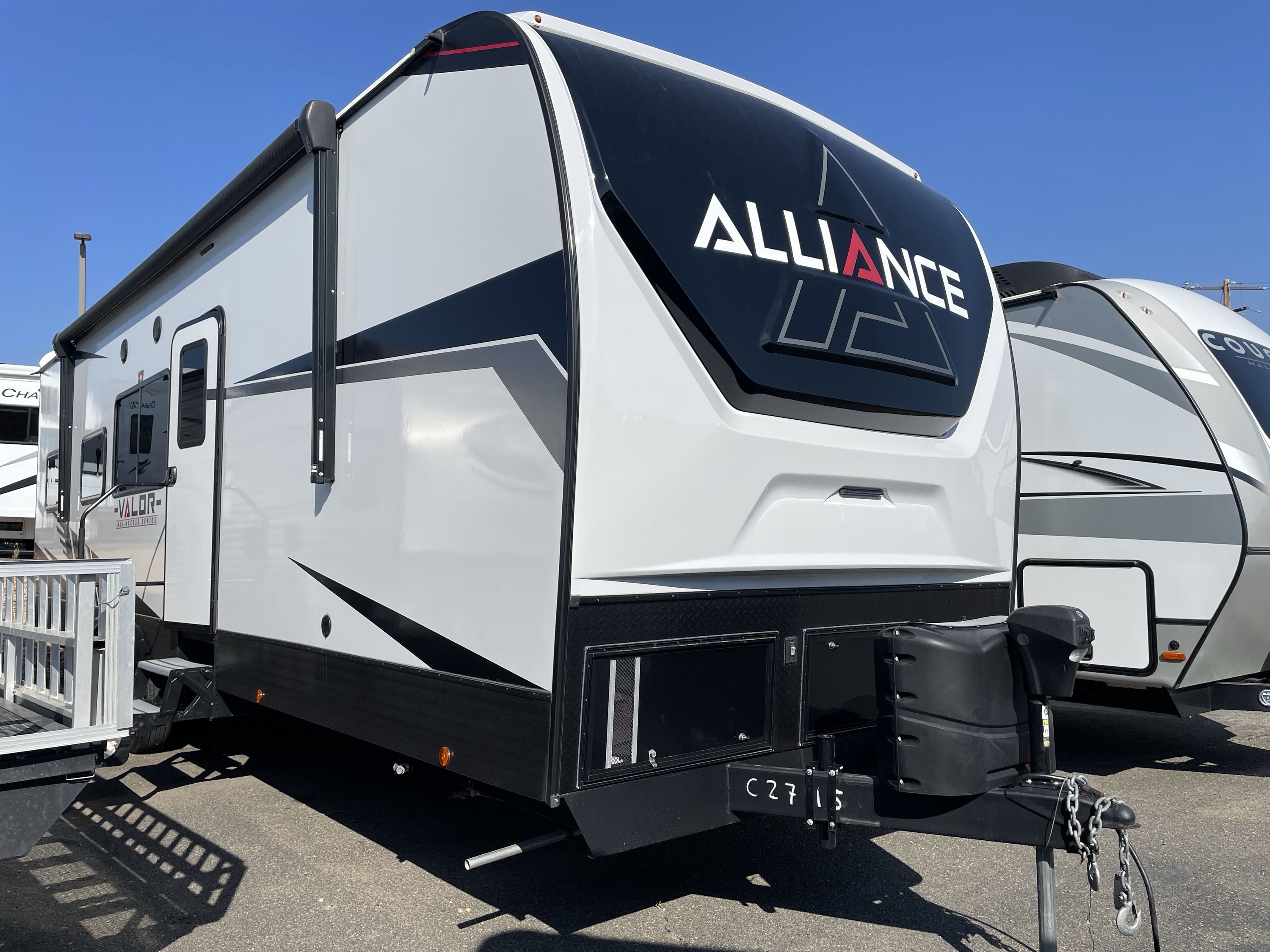 2023 Alliance VALOR 29T18 Travel Trailer Toy Hauler RV