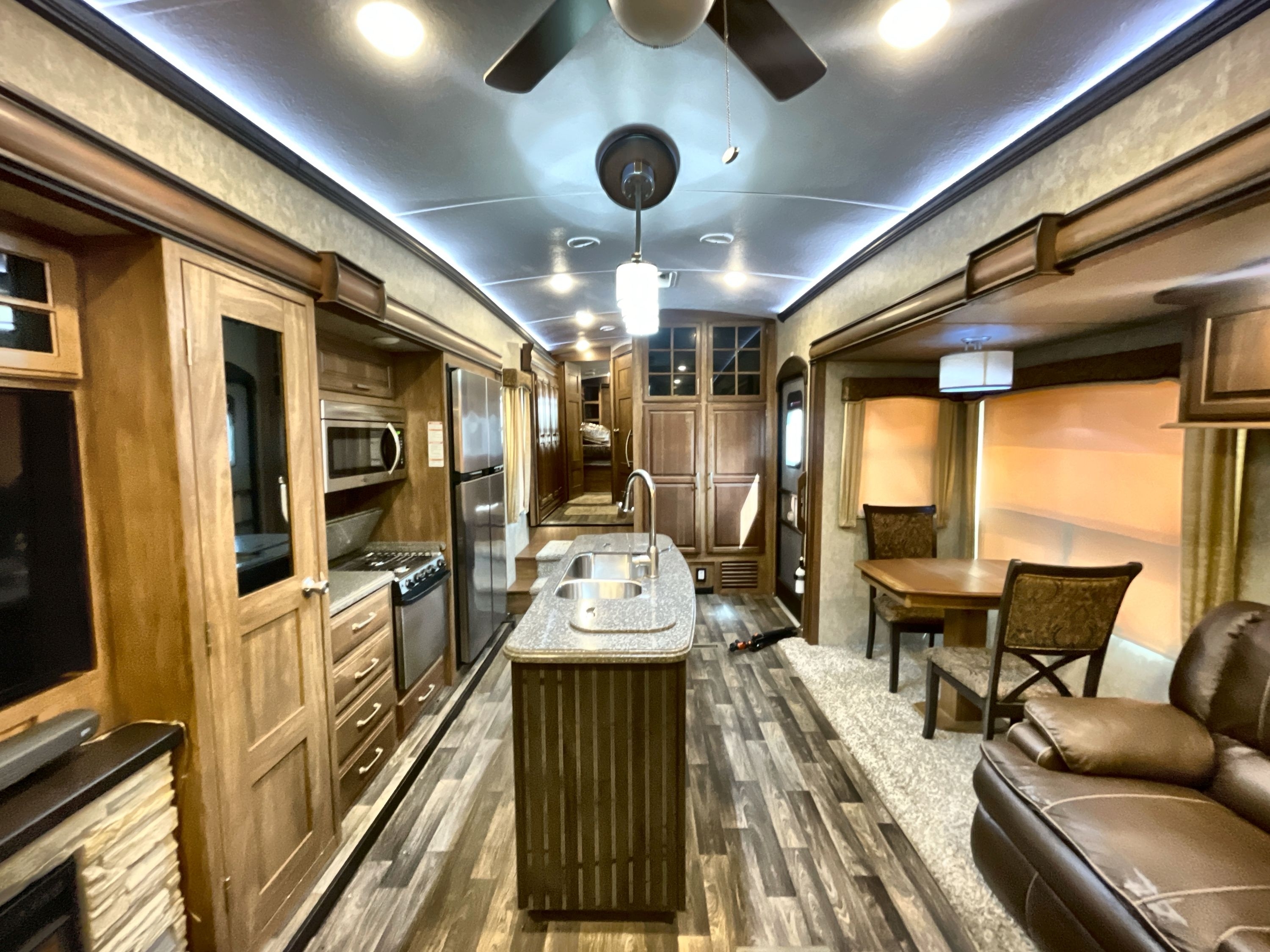 2017 Keystone MONTANA 3720RL in akron OH