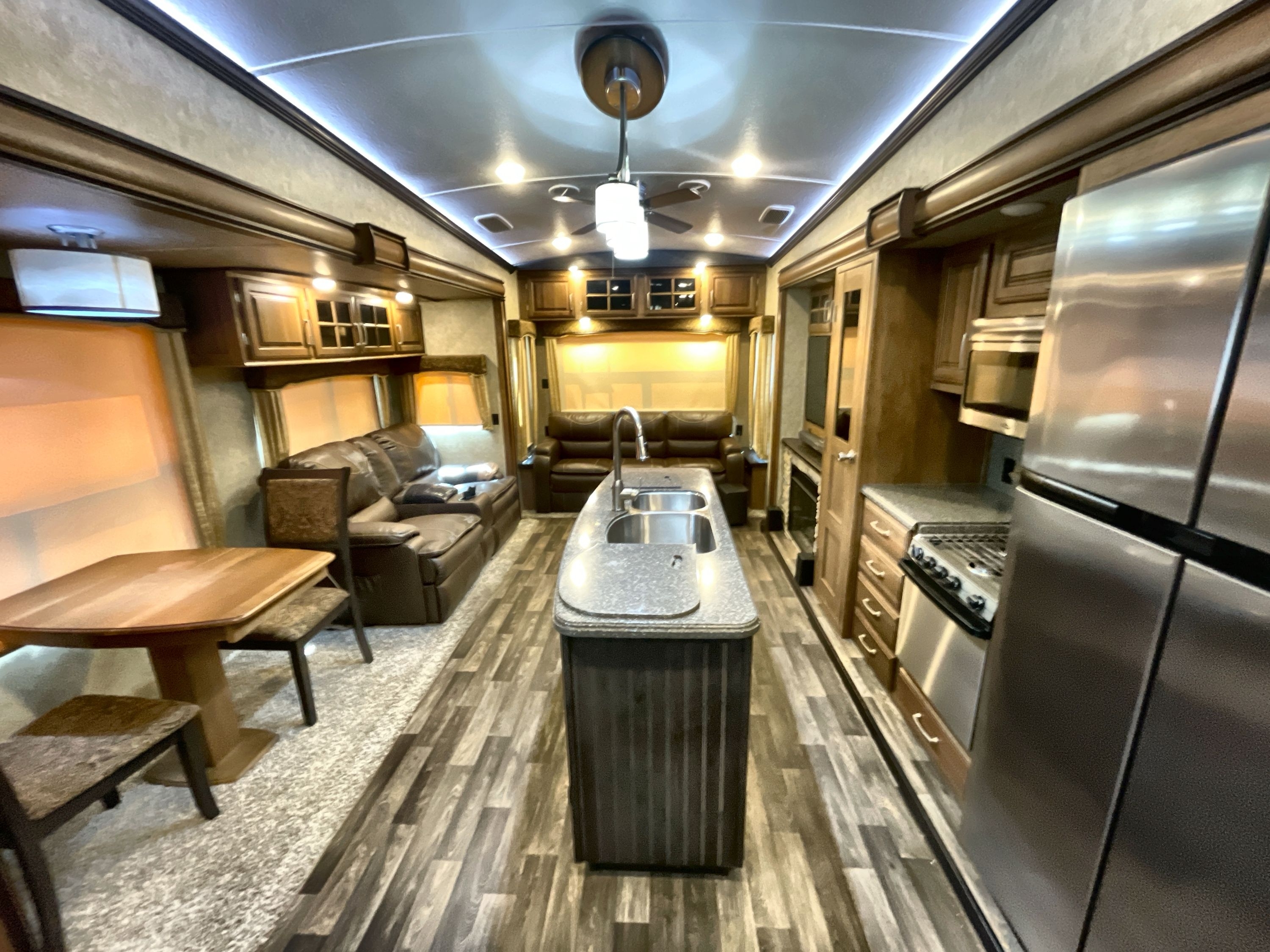 2017 Keystone MONTANA 3720RL in akron OH
