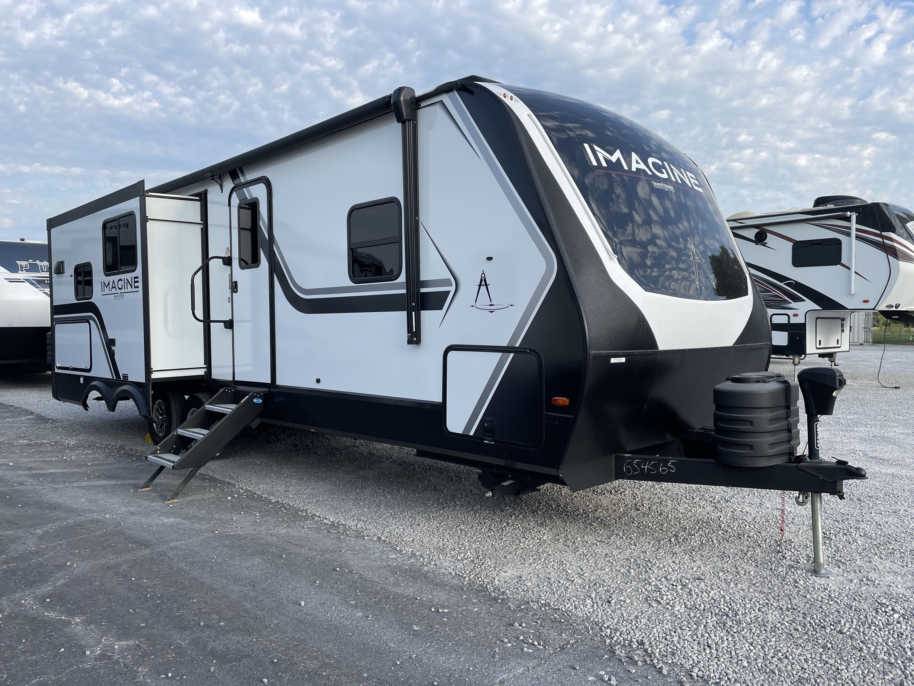 2025 Grand Design IMAGINE 2670MK in grain valley MO