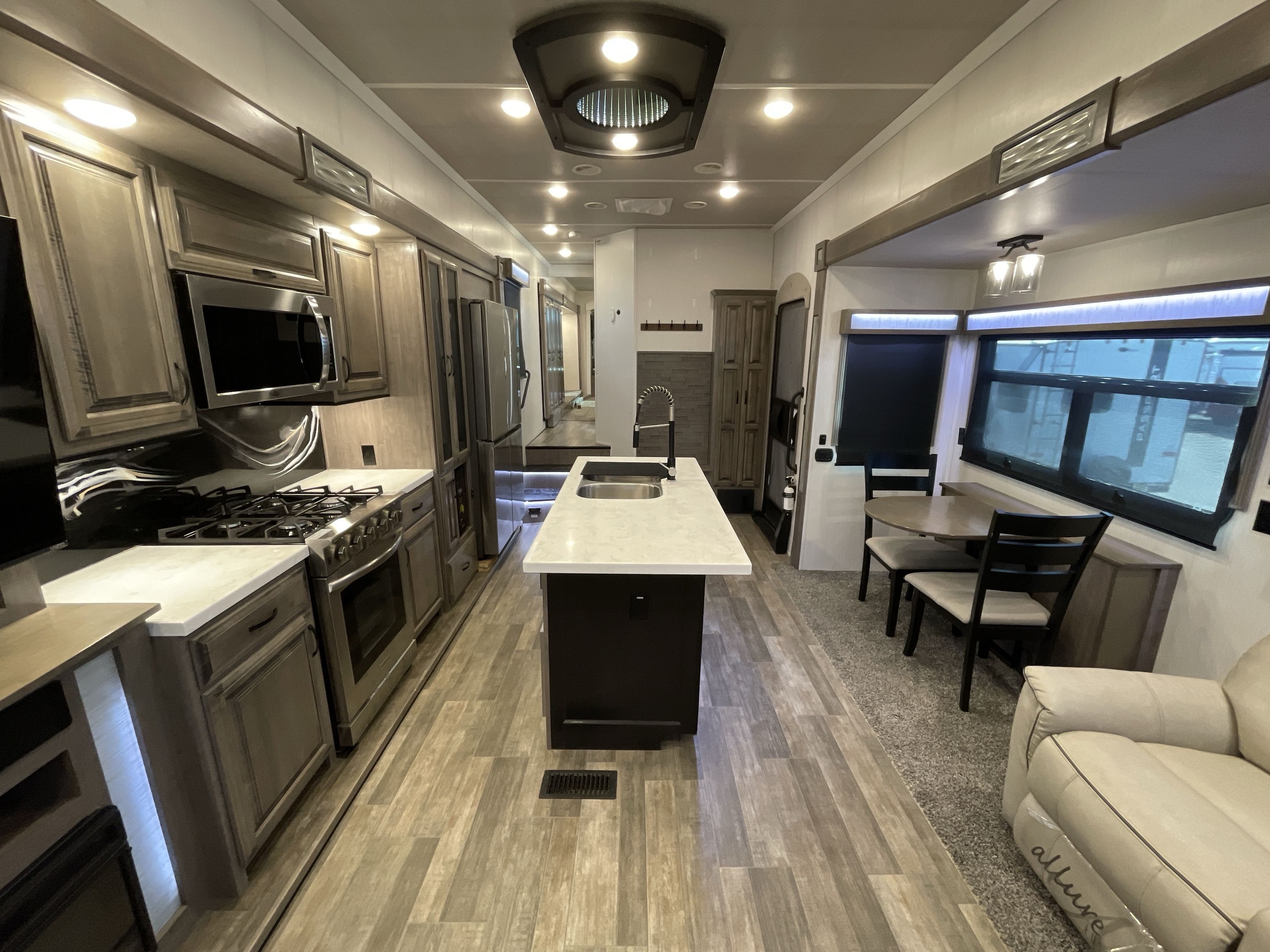 2021 Forest River CEDAR CREEK 38EBS in pasco WA