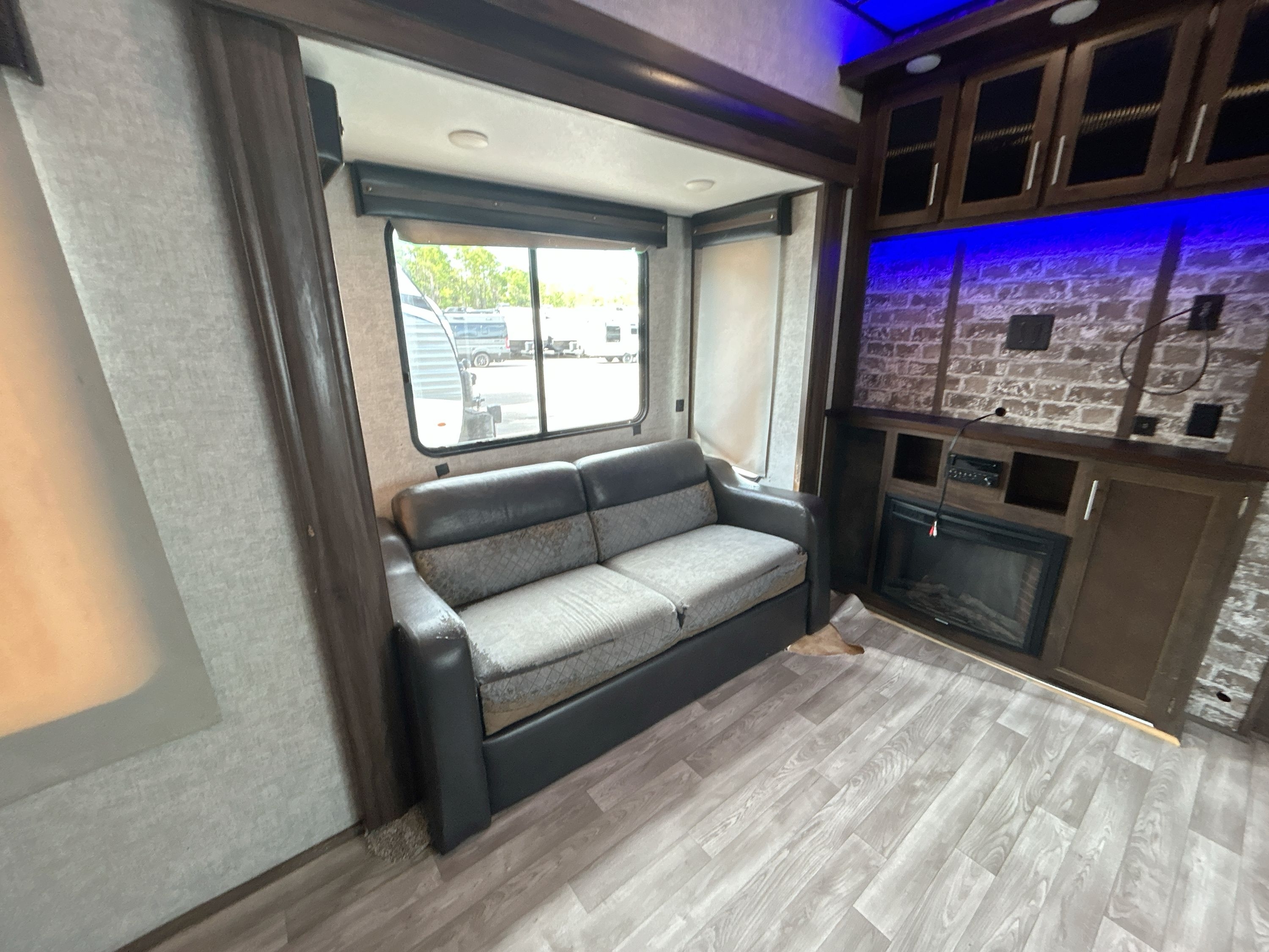 2019 Forest River ARCTIC WOLF 305ML6 in gulf breeze FL