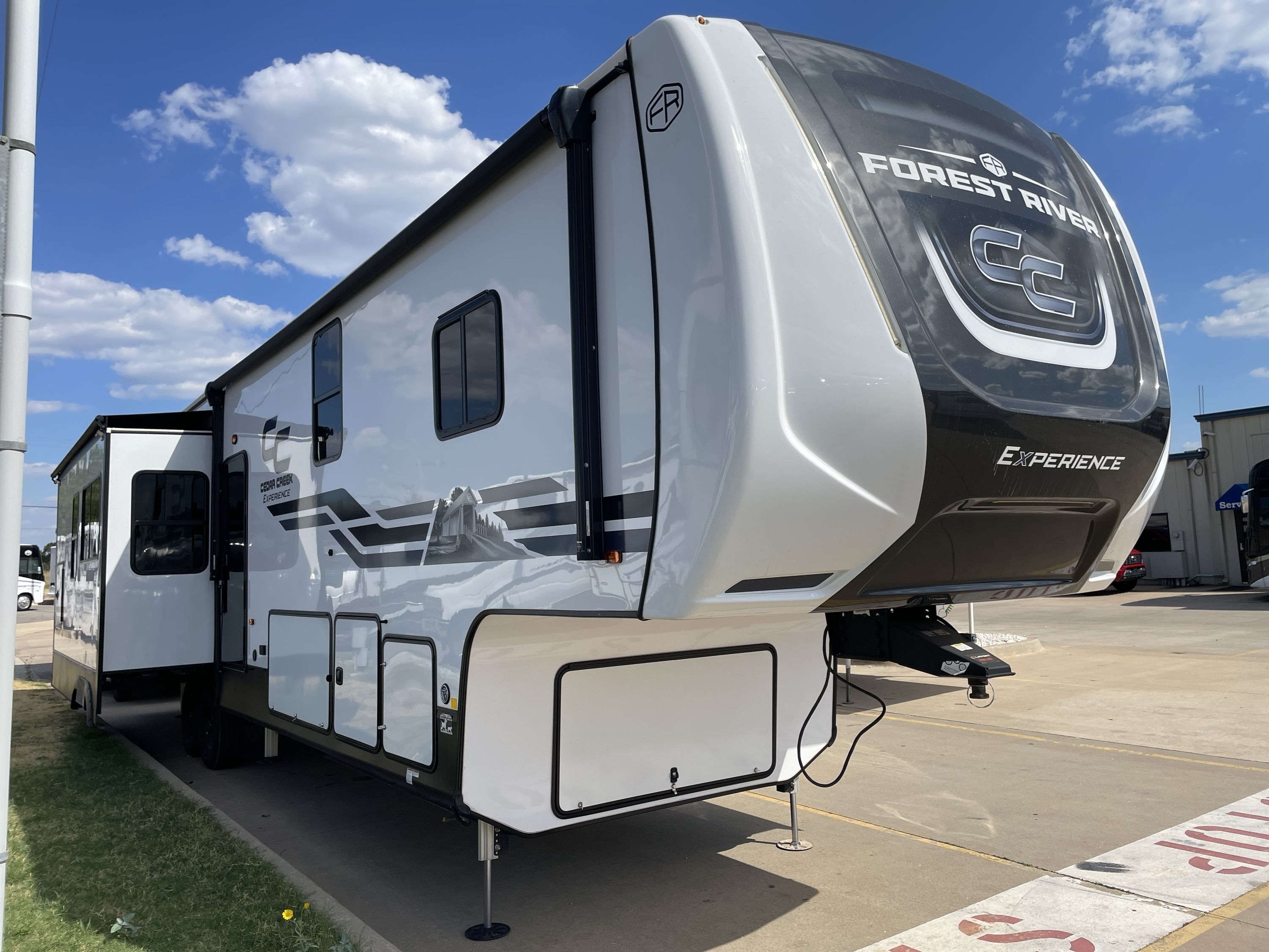 2025 Forest River CEDAR CREEK EXPERIENCE 39RKB RV