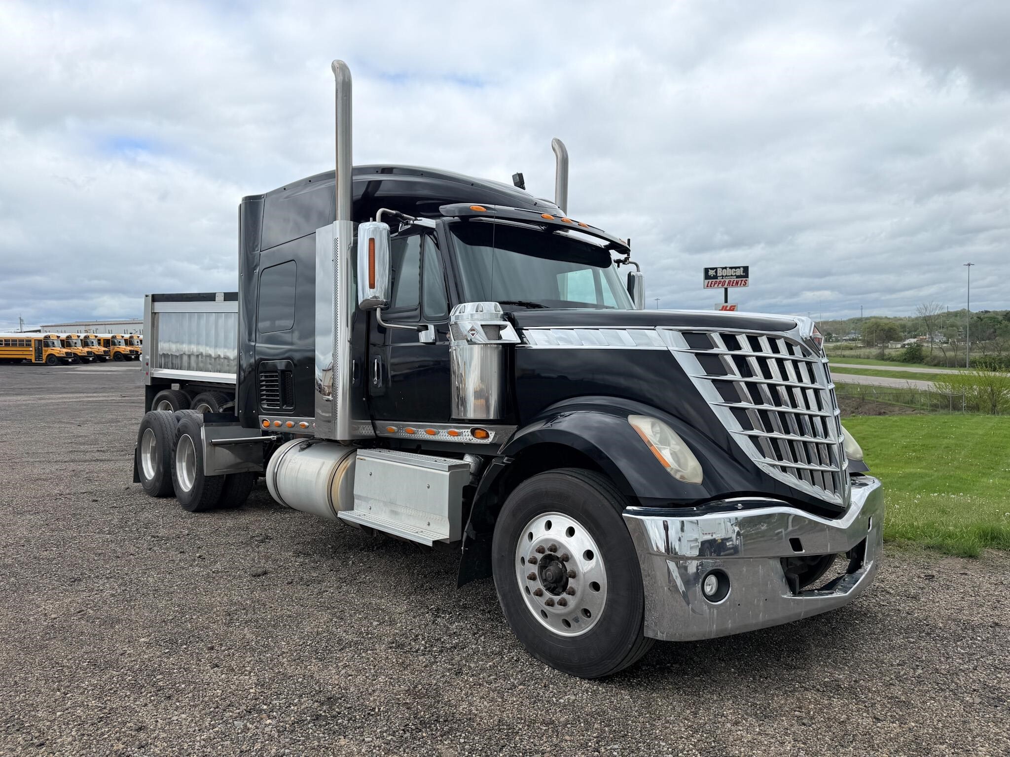 2015 INTERNATIONAL LONESTAR in East Liverpool, OH