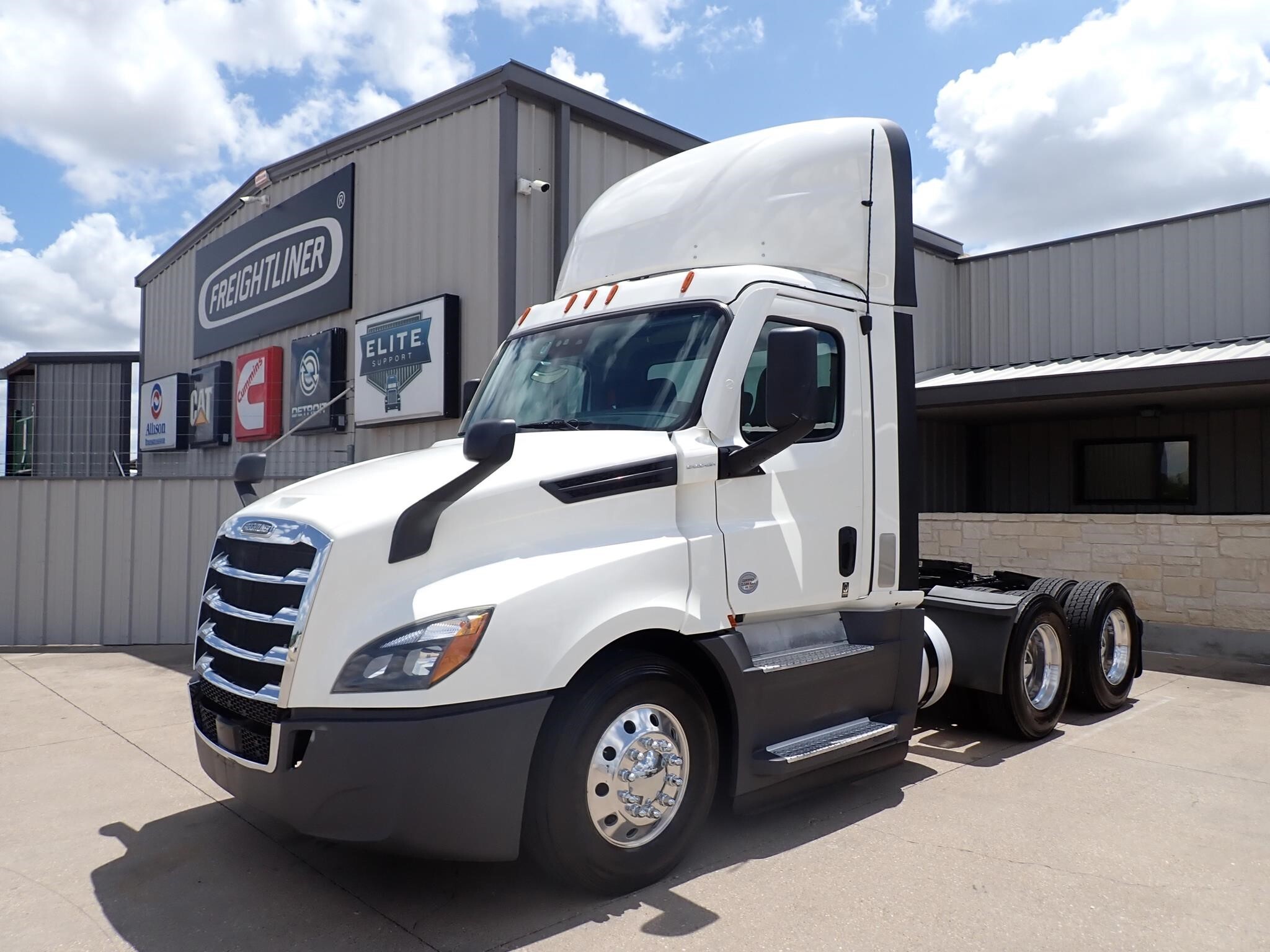 2021 FREIGHTLINER CASCADIA 126 in Waco, TX