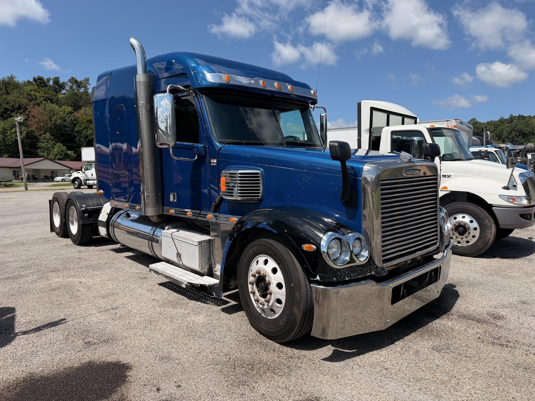 2015 FREIGHTLINER CORONADO in Eighty Four, PA