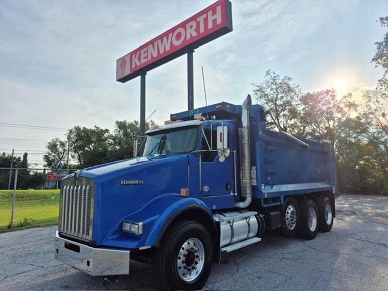 2019 KENWORTH T800 in Coopersburg, PA