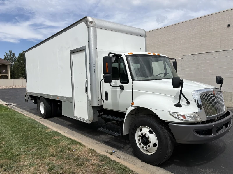 2019 INTERNATIONAL DURASTAR 4300
