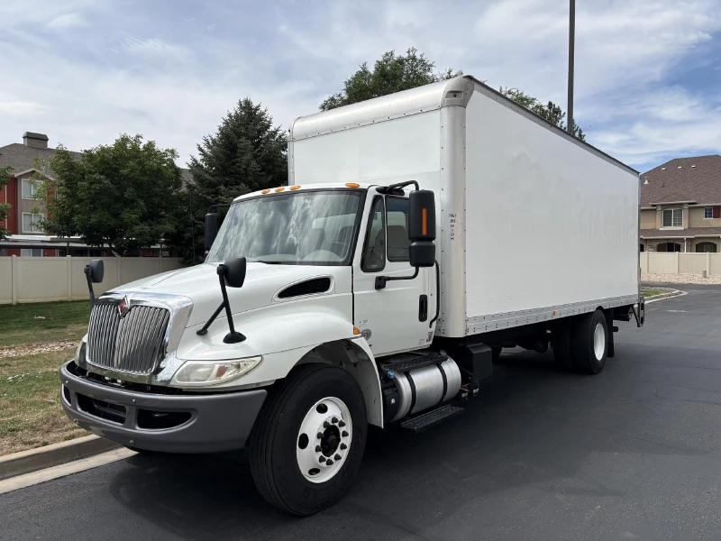 2019 INTERNATIONAL DURASTAR 4300