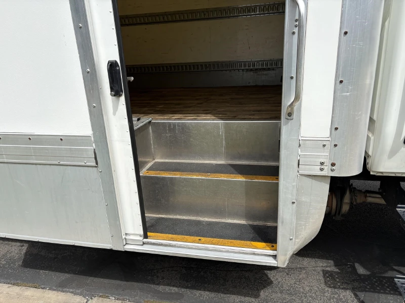 2019 INTERNATIONAL DURASTAR 4300
