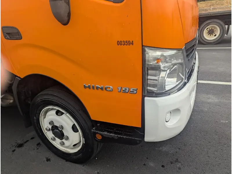 2019 HINO 195