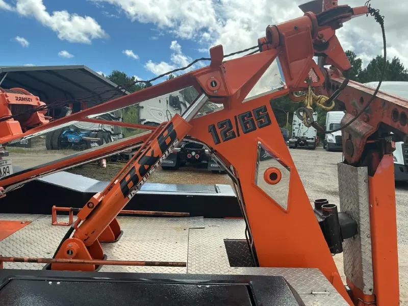 2023 INTERNATIONAL CV515