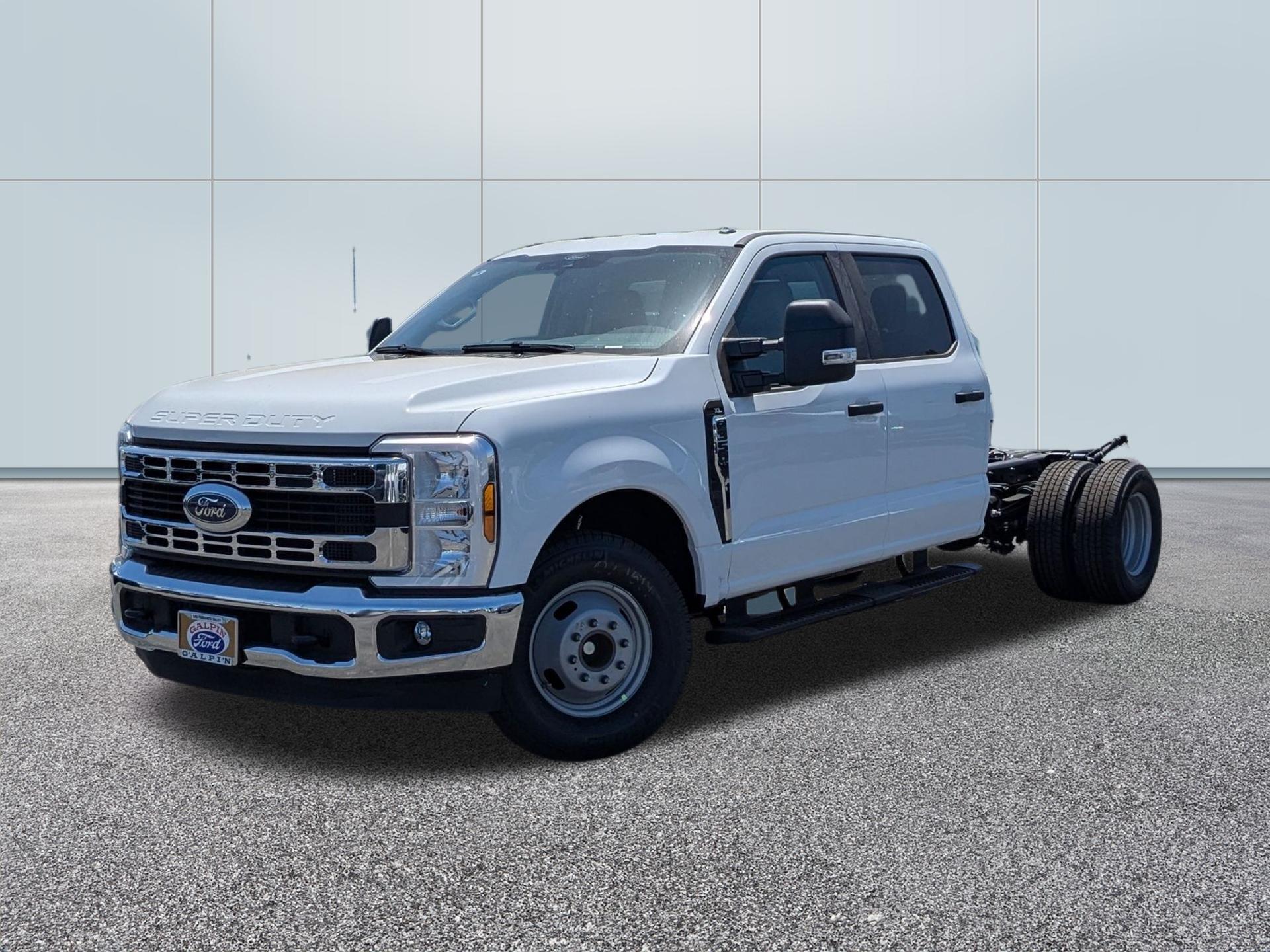 2026 FORD F350 in North Hills, CA