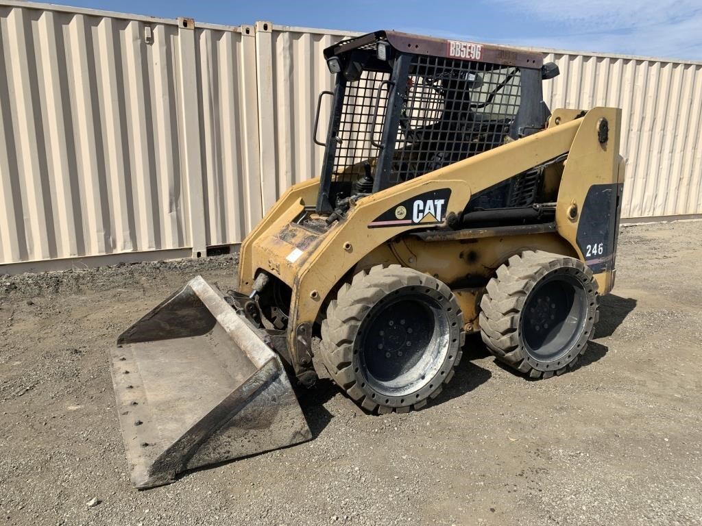 2001 CATERPILLAR 246 in Lake Elsinore, CA