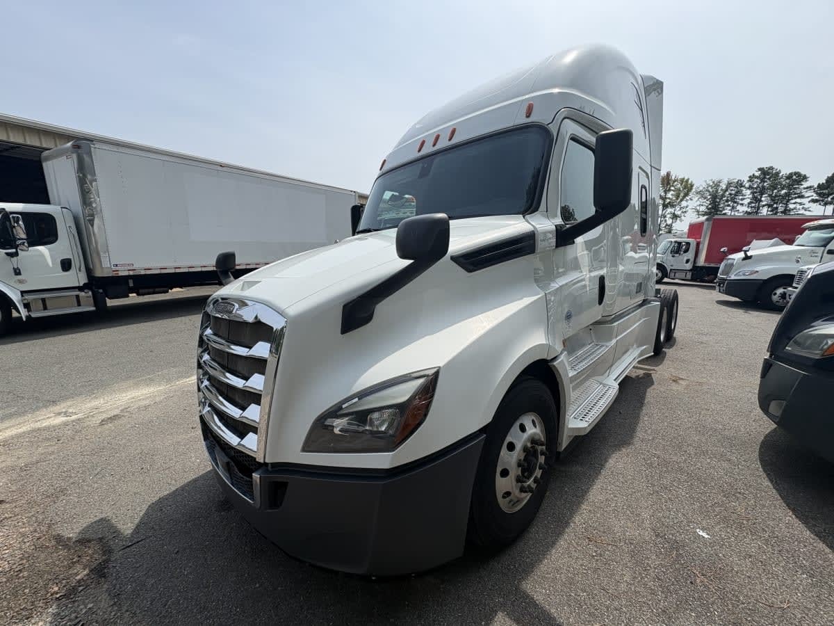 2020 FREIGHTLINER CASCADIA 126 in Richmond, VA