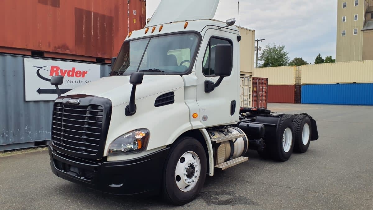 2020 FREIGHTLINER CASCADIA 113 in Springfield, MA