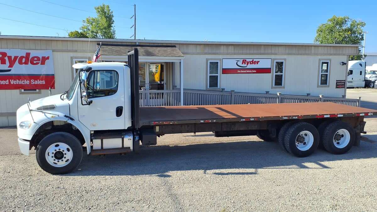 2015 FREIGHTLINER BUSINESS CLASS M2 106 in Cincinnati, OH