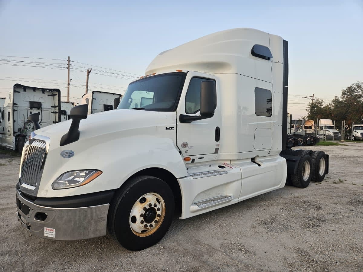 2022 INTERNATIONAL LT625 SLPR CAB in Orlando, FL