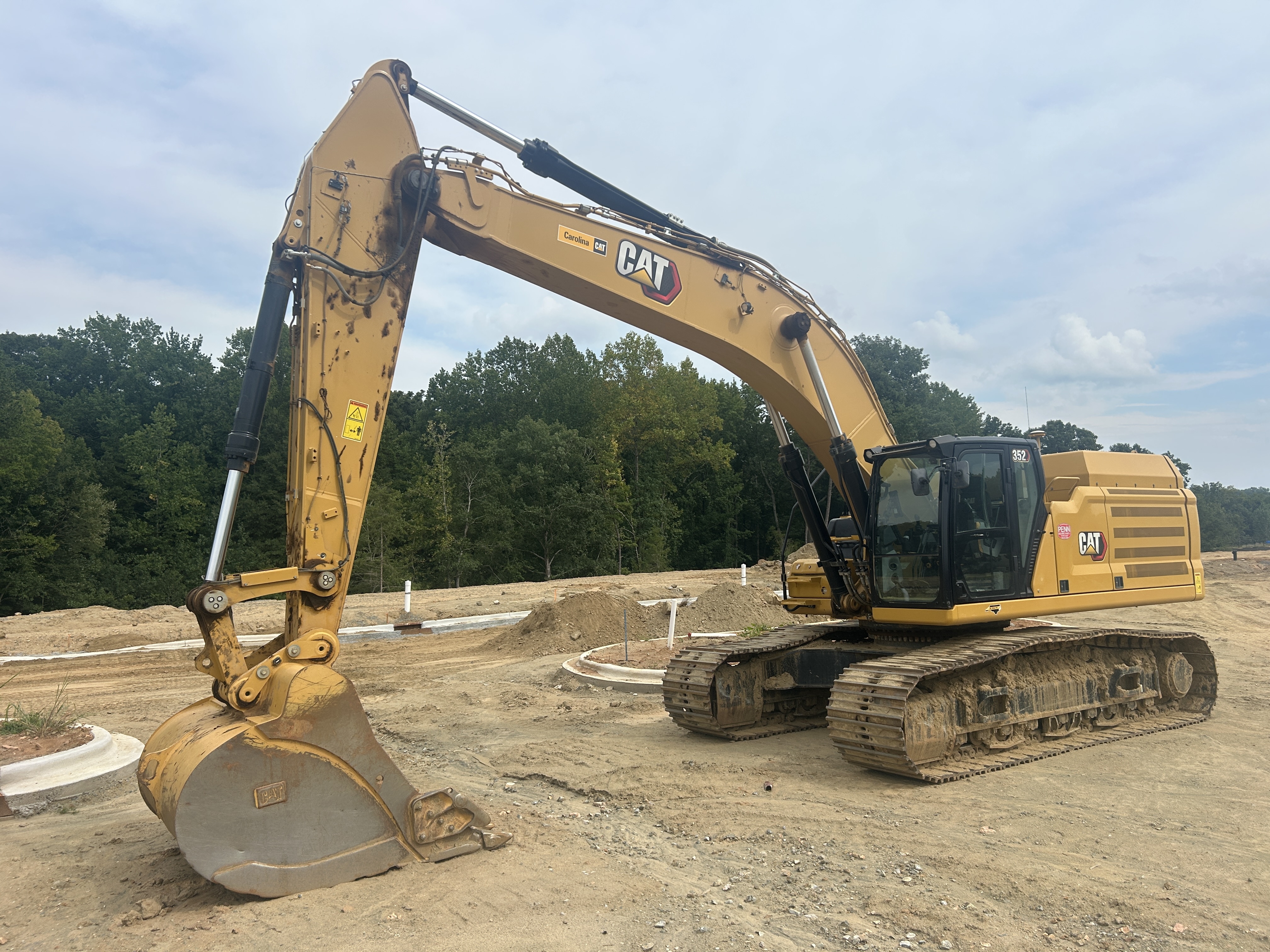 2024 CATERPILLAR 352 in Reidsville, NC