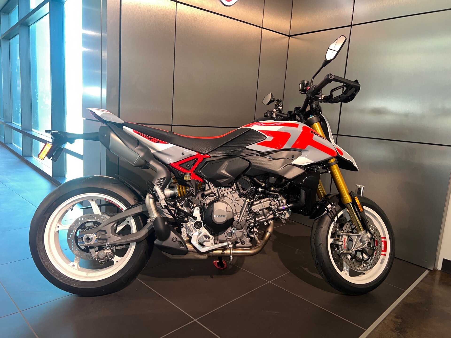 2027 Ducati HYPERMOTARD V2 SP SP in Riverside, CA