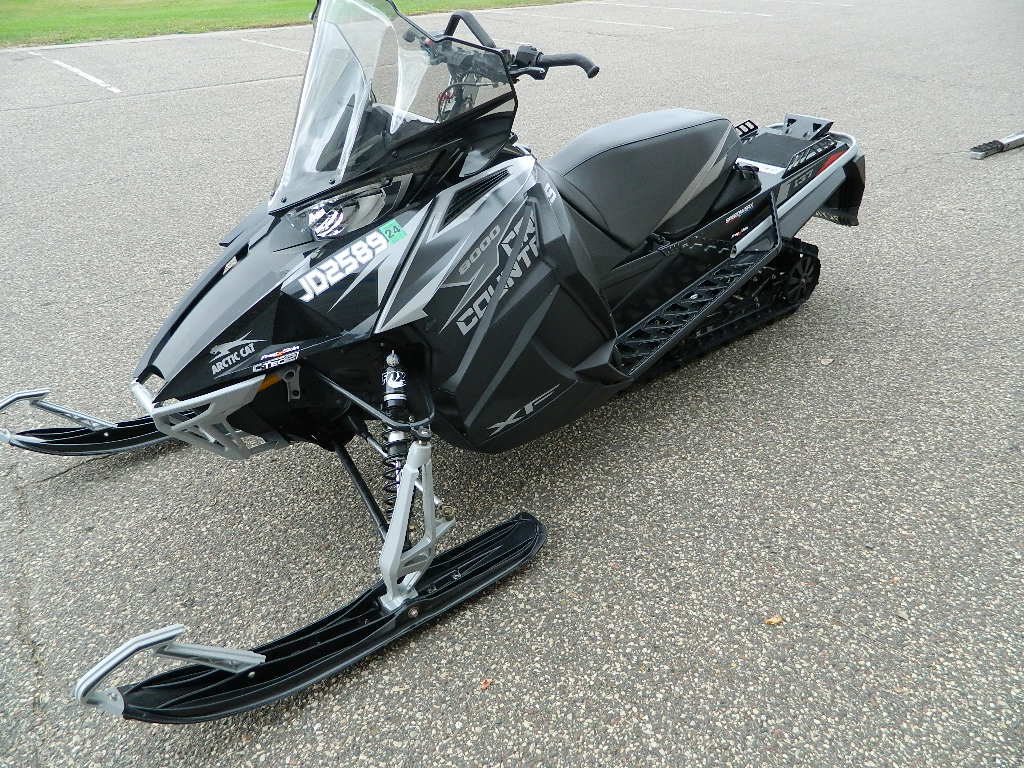 2019 Arctic Cat XF 8000 Cross Country Limited ES (137) Black in stillwater MN