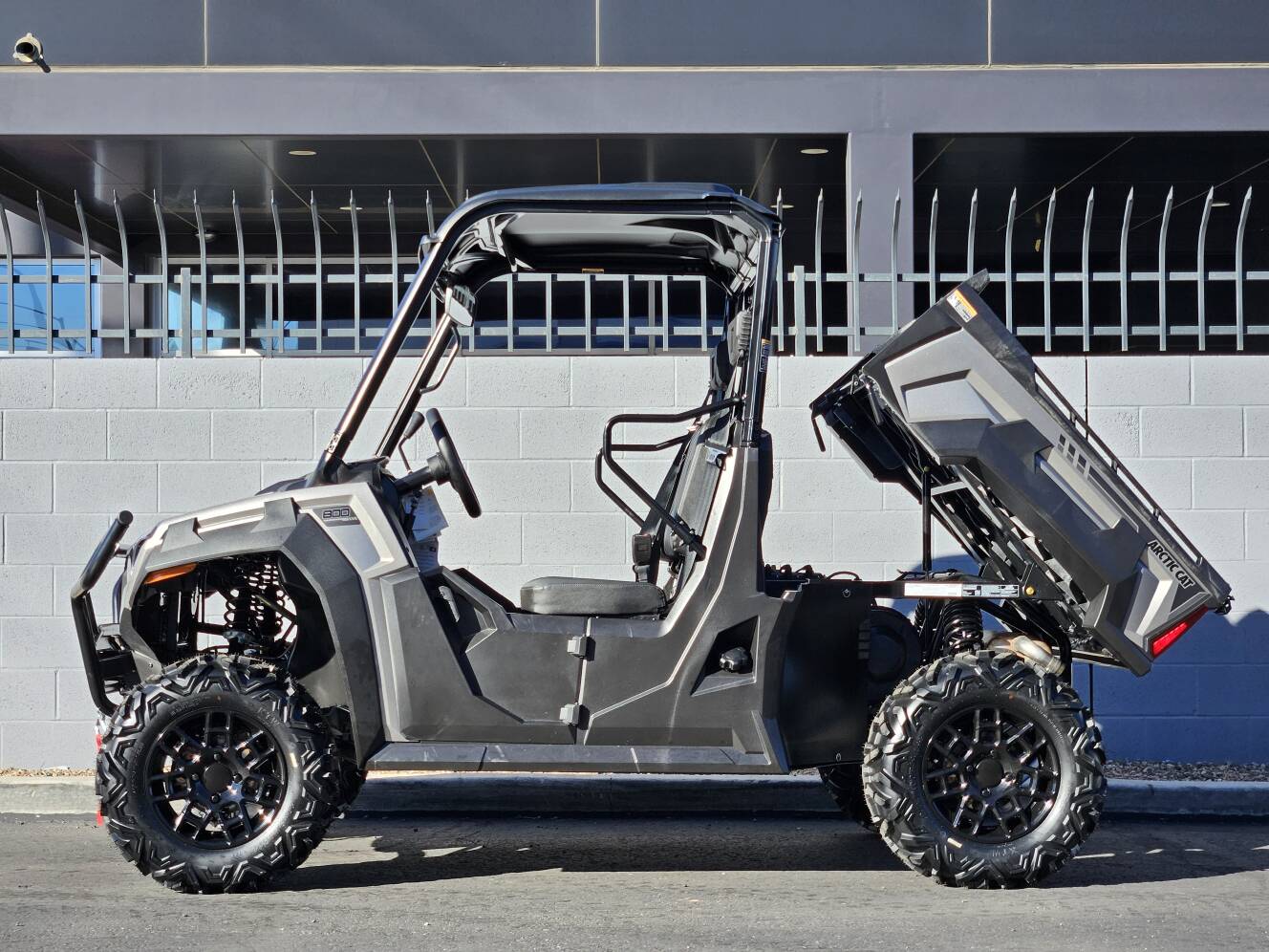 A photo of this 2025 Arctic Cat Prowler XT