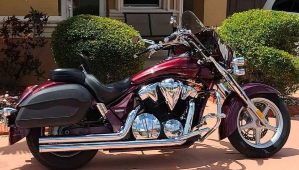 2011 Honda INTERSTATE VT1300CT VT1300CT in Riverview, FL