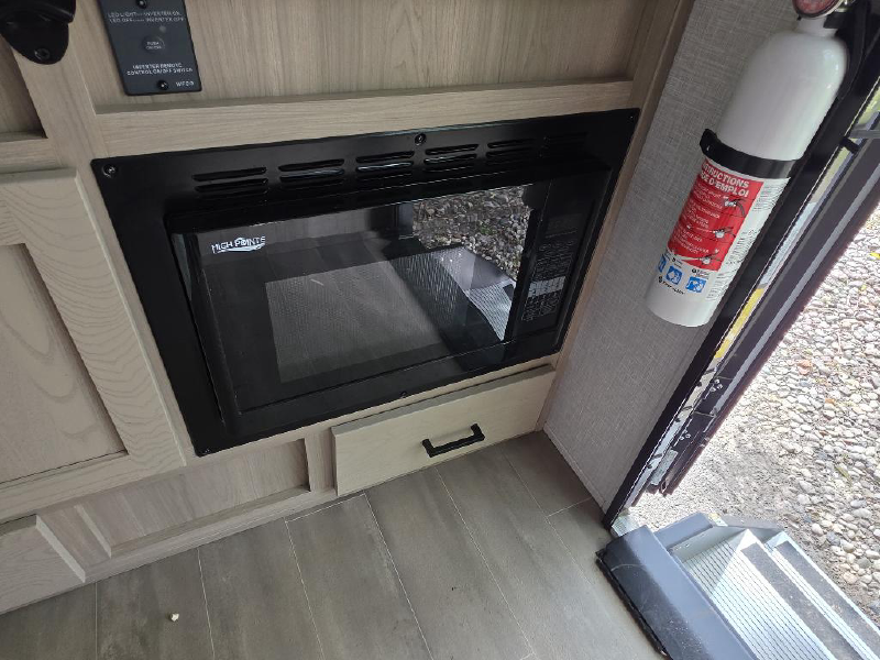 2023 FOREST RIVER ROCKWOOD GEO PRO G15TB