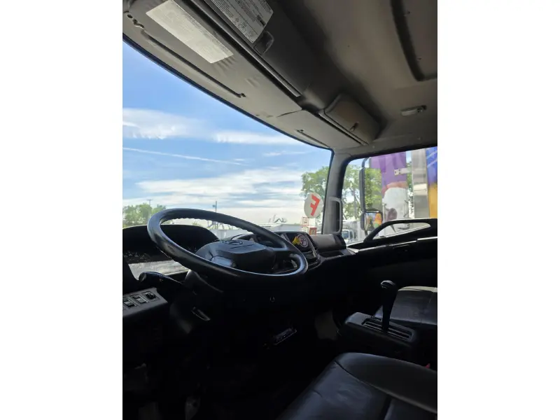 2017 HINO HINO 338