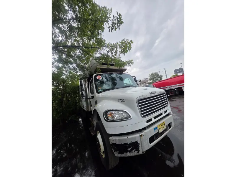 2017 FREIGHTLINER BUSINESS CLASS M2 106